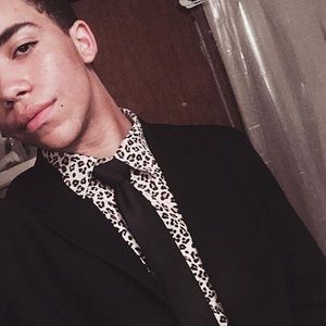 Carbon leopard long sleeve button up